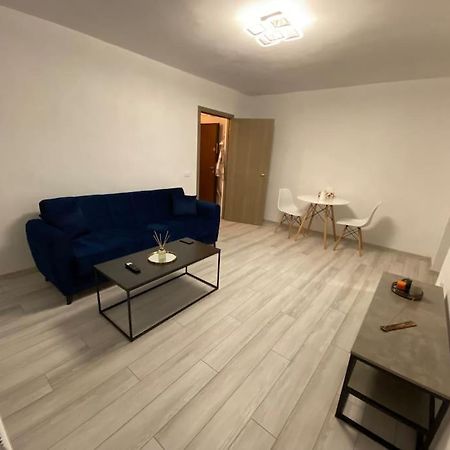 Black& White Apartment Brașov Exterior foto